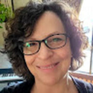 Meet your Posher, Roxanne